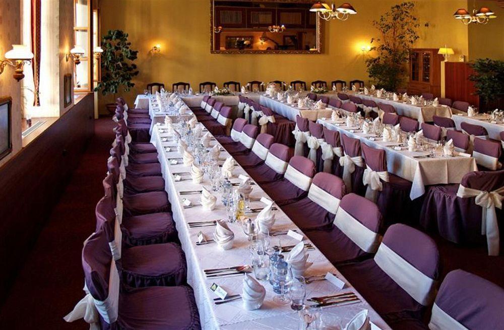 ז'ילינה Hotel Grand מראה חיצוני תמונה