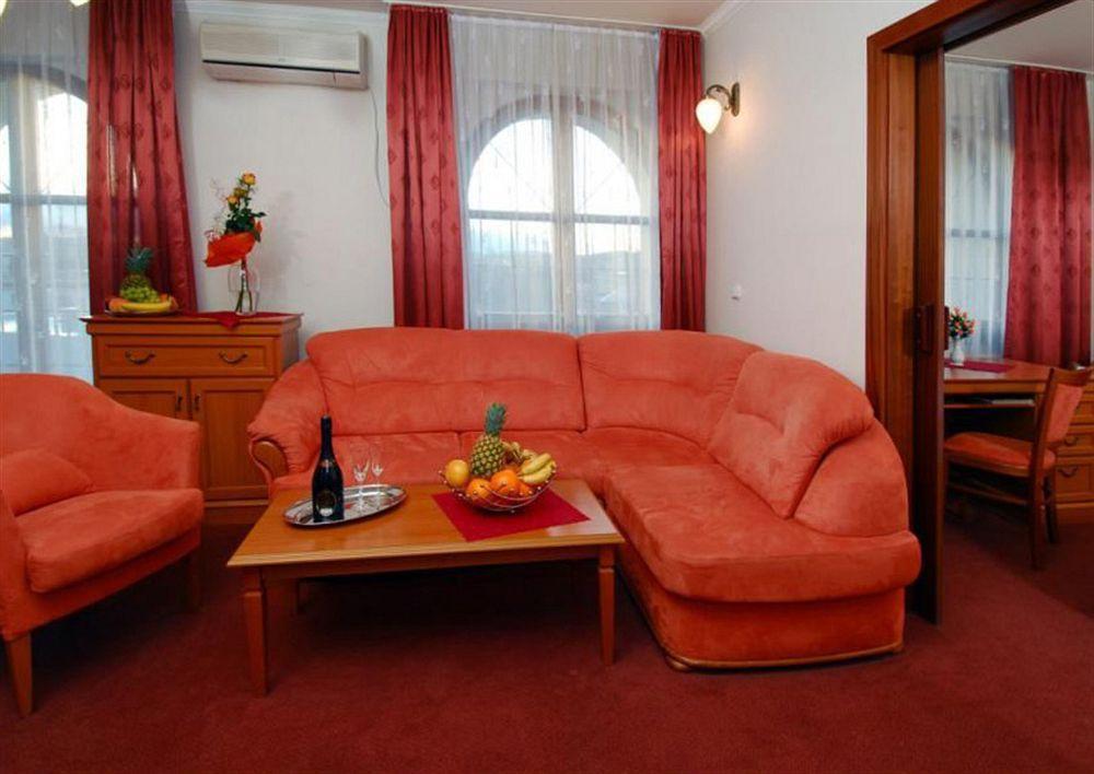 ז'ילינה Hotel Grand מראה חיצוני תמונה