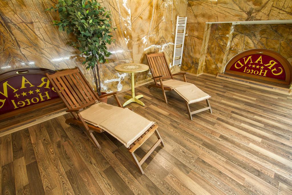 ז'ילינה Hotel Grand מראה חיצוני תמונה