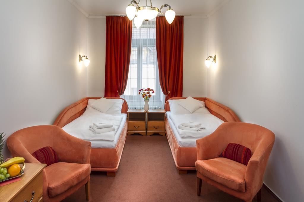 ז'ילינה Hotel Grand מראה חיצוני תמונה