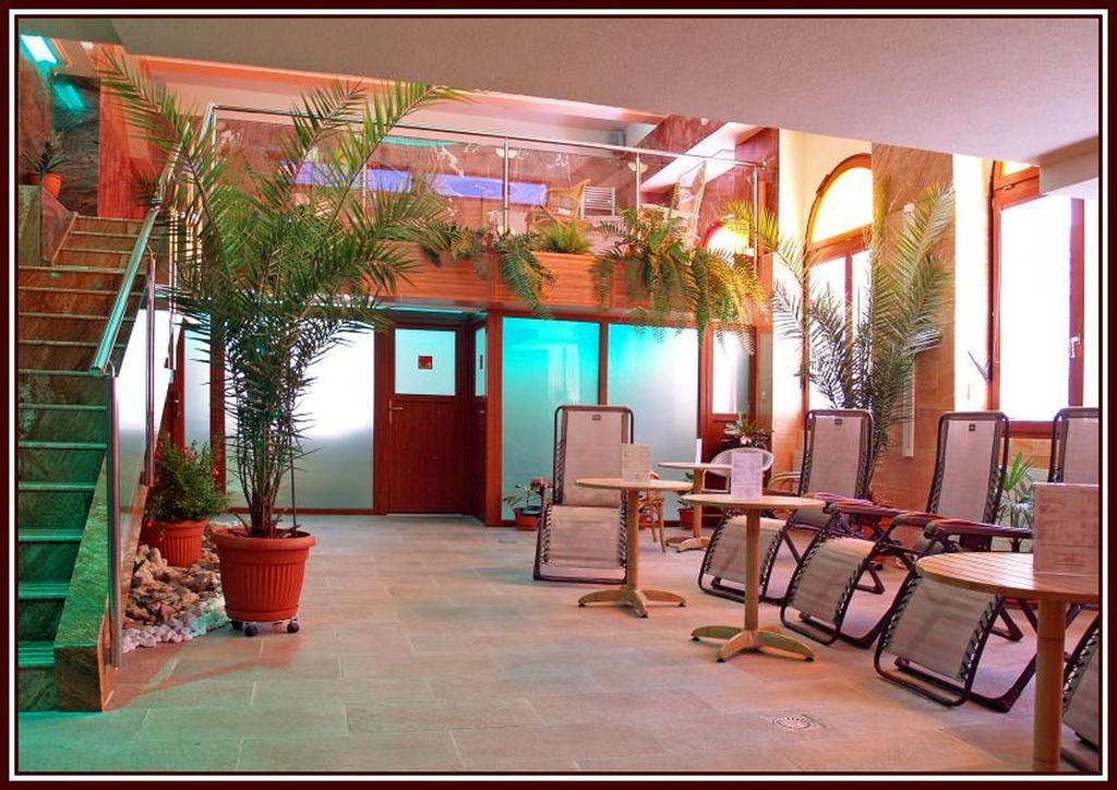 ז'ילינה Hotel Grand מראה חיצוני תמונה
