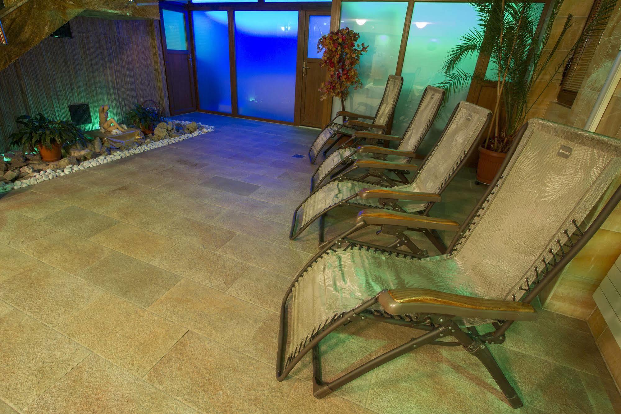 ז'ילינה Hotel Grand מראה חיצוני תמונה